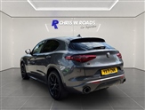 Alfa Romeo Stelvio Image 2
