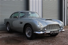 Aston Martin DB4