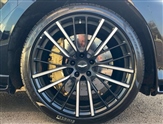 Aston Martin DBX Image 4