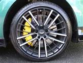 Aston Martin DBX Image 4