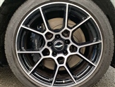 Aston Martin DBX Image 4