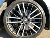 Aston Martin DBX Image 4
