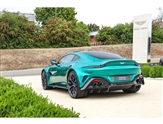 Aston Martin Vantage Image 2