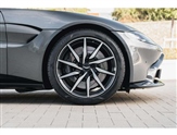 Aston Martin Vantage Image 4