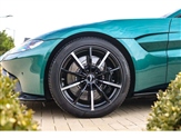 Aston Martin Vantage Image 4