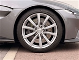 Aston Martin Vantage Image 4