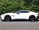 Aston Martin Vantage Image 4
