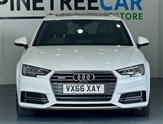Audi A4 Image 2