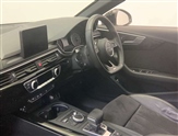 Audi A4 Image 2