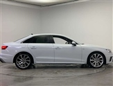 Audi A4 Image 4