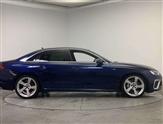 Audi A4 Image 4