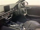 Audi A4 Image 2