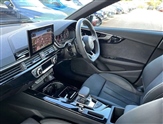 Audi A4 Image 2