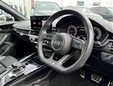 Audi A4 Image 6