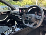 Audi A4 Image 6