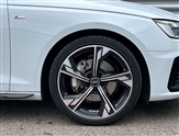 Audi A4 Image 6