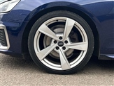Audi A4 Image 6