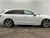 Audi A4 Image 4