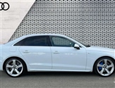 Audi A4 Image 4
