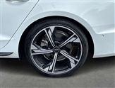Audi A4 Image 6