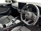 Audi A4 Image 6