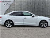 Audi A4 Image 4