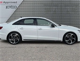 Audi A4 Image 4