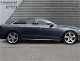 Audi A4 Image 4