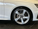 Audi A4 Image 6