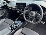 Audi A4 Image 6
