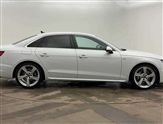 Audi A4 Image 4