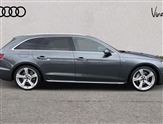 Audi A4 Image 4