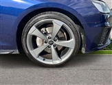 Audi A4 Image 5
