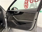 Audi A4 Image 4