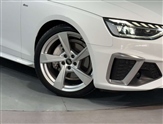 Audi A4 Image 2