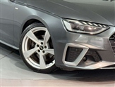 Audi A4 Image 2