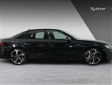 Audi A4 Image 4