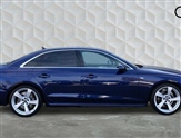 Audi A4 Image 4
