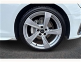 Audi A4 Image 5