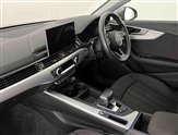 Audi A4 Image 4