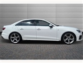 Audi A4 Image 4
