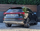Audi e-tron Image 6