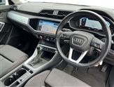 Audi Q3 Image 6