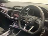 Audi Q3 Image 6