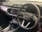Audi Q3 Image 6