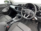 Audi Q3 Image 6