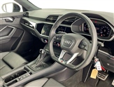 Audi Q3 Image 6