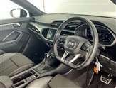 Audi Q3 Image 6