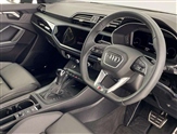 Audi Q3 Image 6