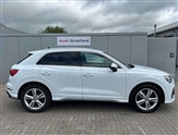 Audi Q3 Image 4